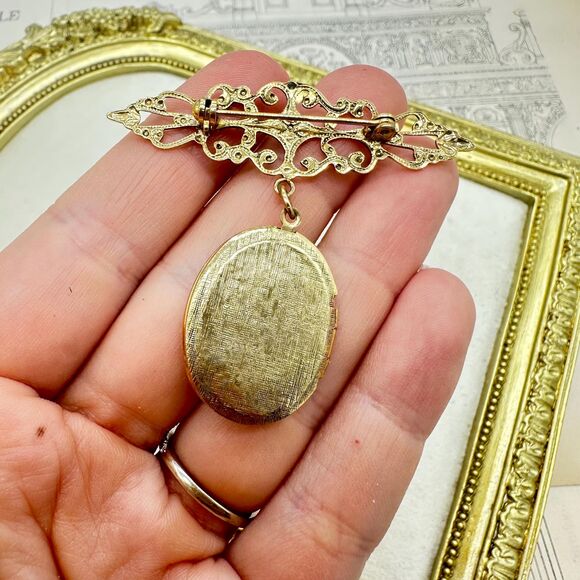 Vintage Gold Bar Pin Brooch Locket Pin Black Cabochon Dangling Locket Jewelry - Picture 4 of 6